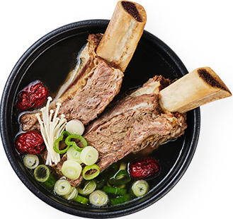 남녀노소 누구나 좋아하는 푸짐하고 든든한 한촌 갈비탕. 대중적인 입맛을 사로잡아 단골 고객을 유치하는 탄탄한 국밥 프랜차이즈 아이템.